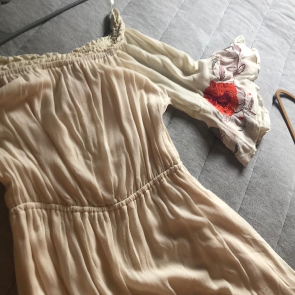 Gorgeous cream off the shoulder dress - Picture 1 of 6
